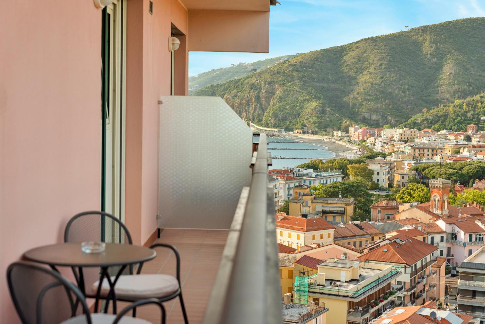 Hotel Vis A Vis Sestri Levante Exterior foto